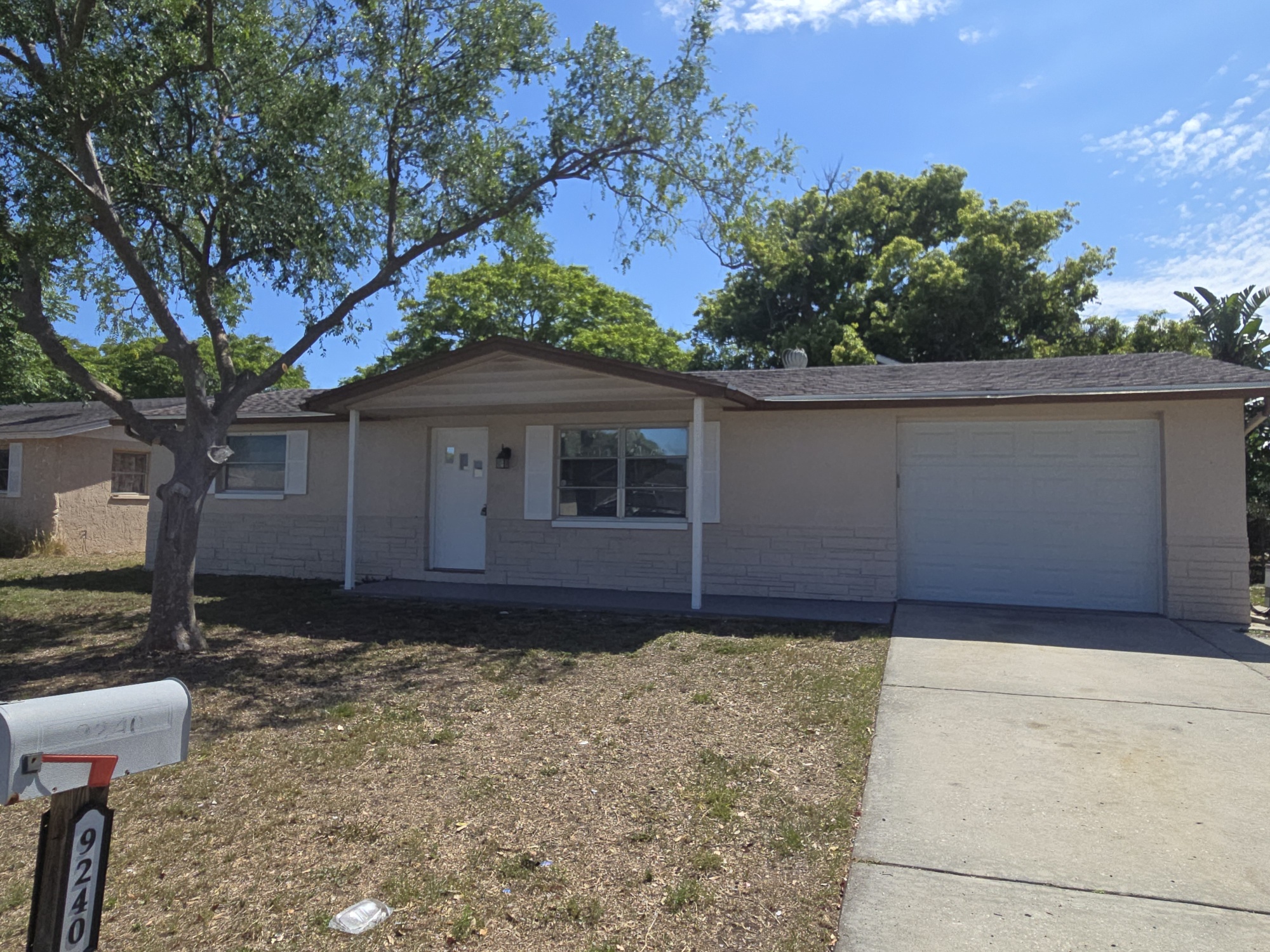 9240 Sint Regis Lane